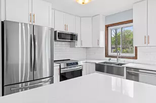 142 Canterbury Rd, Circle Pines, MN 55014 - Photo 6