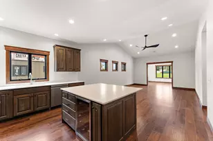 1077 Legend Ln, River Falls, WI 54022 - Photo 4