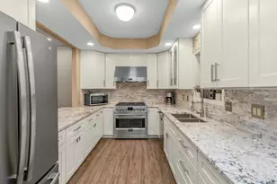 1900 Victoria Rd S, Mendota Heights, MN 55118 - Photo 10
