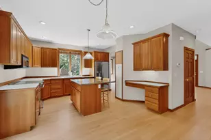 1052 Foxcroft Cir SW, Rochester, MN 55902 - Photo 16