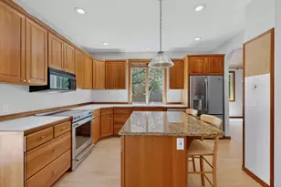 1052 Foxcroft Cir SW, Rochester, MN 55902 - Photo 14