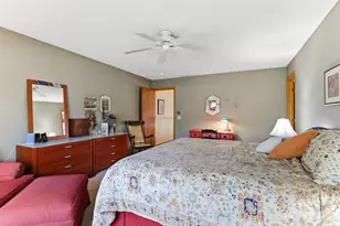 8777 Cottonwood Ln, Eden Prairie, MN 55347 - Photo 28