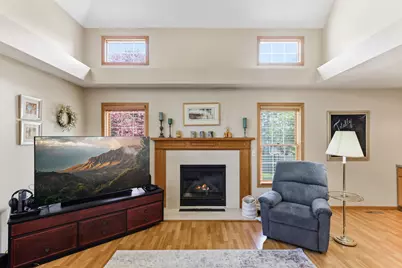 8777 Cottonwood Lane, Eden Prairie, MN 55347 - Photo 10