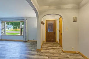 117 Fir St S, Lester Prairie, MN 55354 - Photo 2