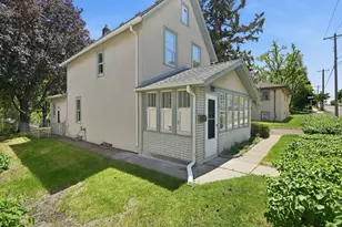 1070 Dale St N, Saint Paul, MN 55117 - Photo 4