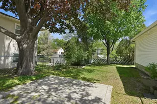 1070 Dale St N, Saint Paul, MN 55117 - Photo 8