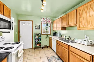 822 E 7th St, Duluth, MN 55805 - Photo 36