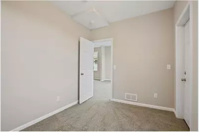2050 W Broadway Avenue, Minneapolis, MN 55411 - Photo 26