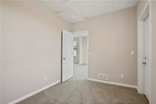 2050 W Broadway Ave, Minneapolis, MN 55411 - Photo 26