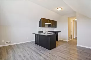 2050 W Broadway Ave, Minneapolis, MN 55411 - Photo 34