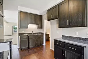 2050 W Broadway Ave, Minneapolis, MN 55411 - Photo 16