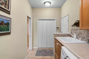 10123 Waterfront Dr, Woodbury, MN 55129 - Photo 12