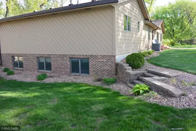 120 Edgewood Drive, Glencoe, MN 55336 - Photo 4