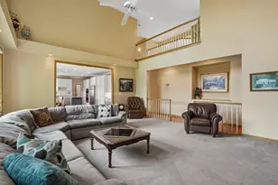 10215 Bluff Rd, Eden Prairie, MN 55347 - Photo 8