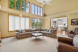 10215 Bluff Rd, Eden Prairie, MN 55347 - Photo 6