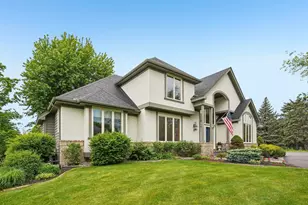 10215 Bluff Rd, Eden Prairie, MN 55347 - Photo 2