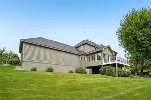10215 Bluff Rd, Eden Prairie, MN 55347 - Photo 72