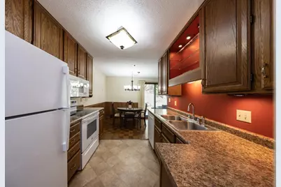 723 Larpenteur Avenue E #723A, Maplewood, MN 55117 - Photo 10