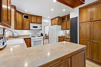 8660 Black Maple Drive, Eden Prairie, MN 55344 - Photo 10