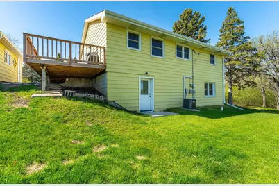 326 W Gustavus Avenue, Fergus Falls, MN 56537 - Photo 2