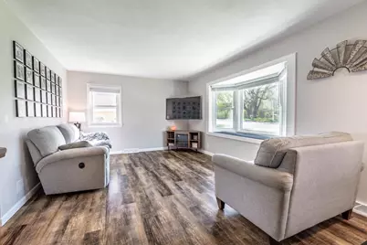 326 W Gustavus Avenue, Fergus Falls, MN 56537 - Photo 10