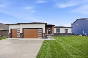4328 23rd Ave S, Moorhead, MN 56560 - Photo 2