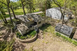 527 Marian St, Waterville, MN 56096 - Photo 2