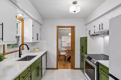 6216 Chowen Avenue S, Edina, MN 55410 - Photo 8