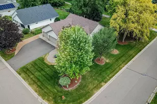 1449 Aretz Ct, Victoria, MN 55386 - Photo 2