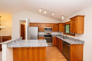 1449 Aretz Ct, Victoria, MN 55386 - Photo 8