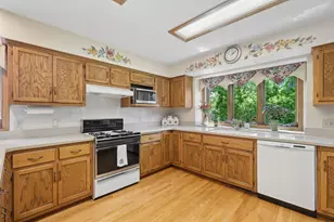 10190 170th St W, Lakeville, MN 55044 - Photo 8