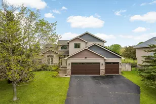 9420 Fallgold Parkway N, Brooklyn Park, MN 55443 - Photo 2