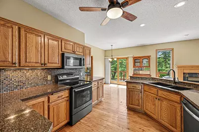 1452 Golf View Drive, River Falls, WI 54022 - Photo 6