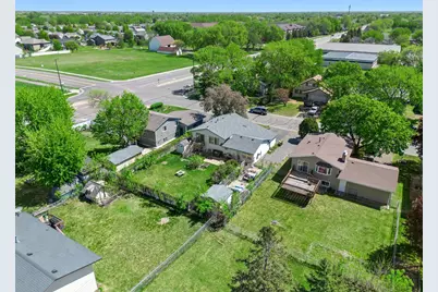 8441 Idaho Avenue N, Brooklyn Park, MN 55445 - Photo 20