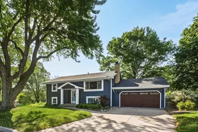 311 Eagle Ridge Circle, Burnsville, MN 55337 - Photo 10