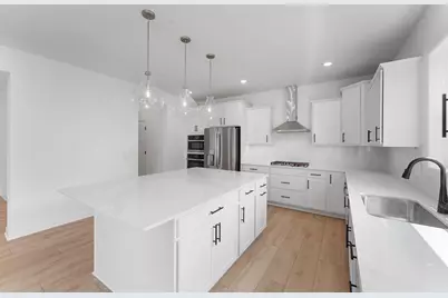 1836 Royal Boulevard N, Lake Elmo, MN 55016 - Photo 2