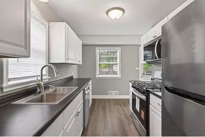 831 Howard Street N, Saint Paul, MN 55119 - Photo 6