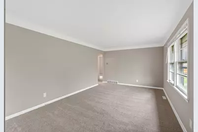 831 Howard Street N, Saint Paul, MN 55119 - Photo 2