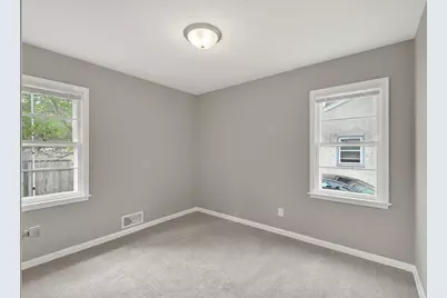 831 Howard Street N, Saint Paul, MN 55119 - Photo 12