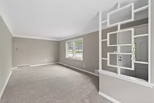831 Howard St N, Saint Paul, MN 55119 - Photo 4