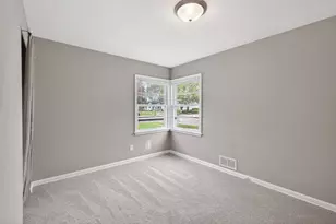 831 Howard St N, Saint Paul, MN 55119 - Photo 10