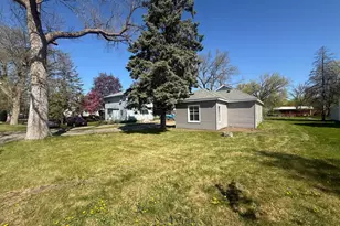 729 E Ripley St, Litchfield, MN 55355 - Photo 2