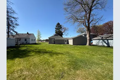 729 E Ripley Street, Litchfield, MN 55355 - Photo 24