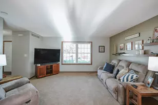 270 Highlands Ave, Zumbrota, MN 55992 - Photo 8