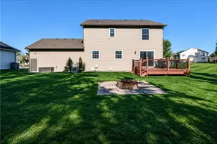 270 Highlands Ave, Zumbrota, MN 55992 - Photo 2