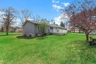 418 N Clayborn Ave, Parkers Prairie, MN 56361 - Photo 6