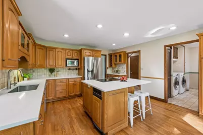481 Desnoyer Avenue, Saint Paul, MN 55104 - Photo 8