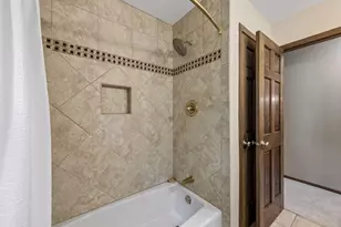 481 Desnoyer Ave, Saint Paul, MN 55104 - Photo 24