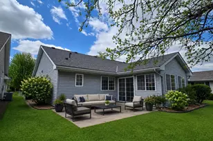 9244 Dunbar Knoll N, Brooklyn Park, MN 55443 - Photo 2
