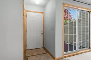 4026 Wilshire Cir, Shoreview, MN 55126 - Photo 4